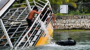 Embarcación turística se hundió en lago de Coatepeque