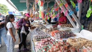 En las fiestas los salvadoreños queremos comer de todo.