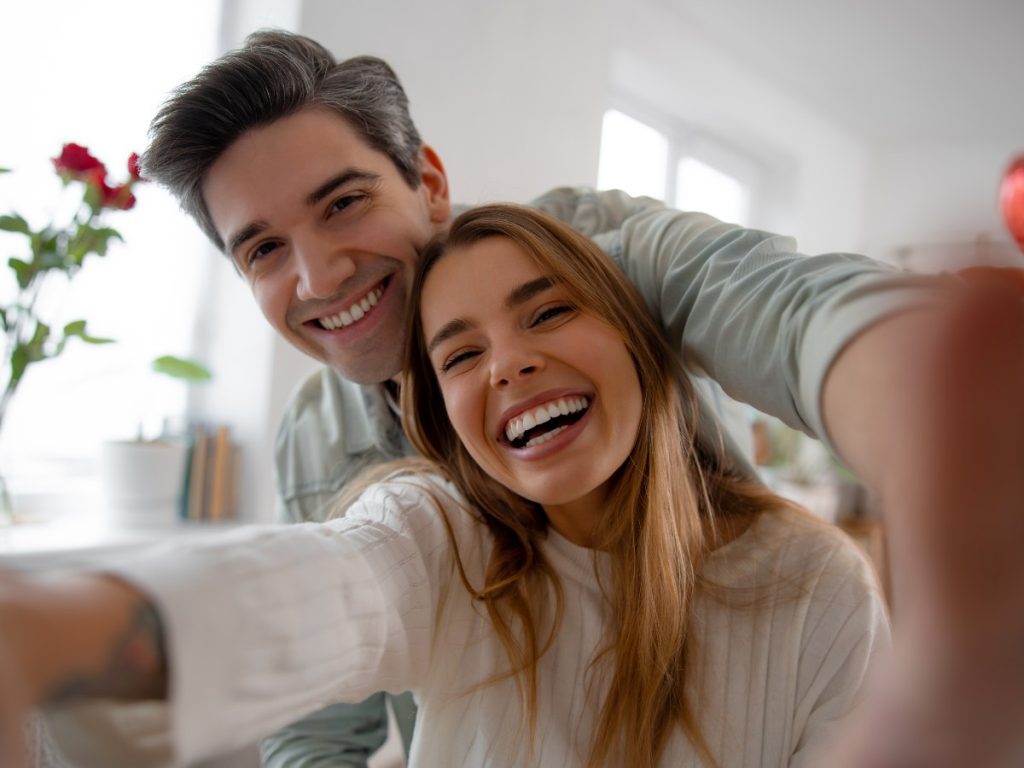 El amor real no siempre es perfecto, pero sí auténtico. Esta trivia te invita a mirarlo con humor y descubrir cómo viven el romanticismo en pareja.