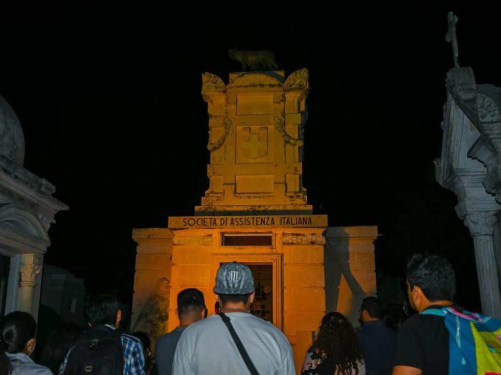 turismo-necroturismo-cementerio-los-ilustres-3-1024x768