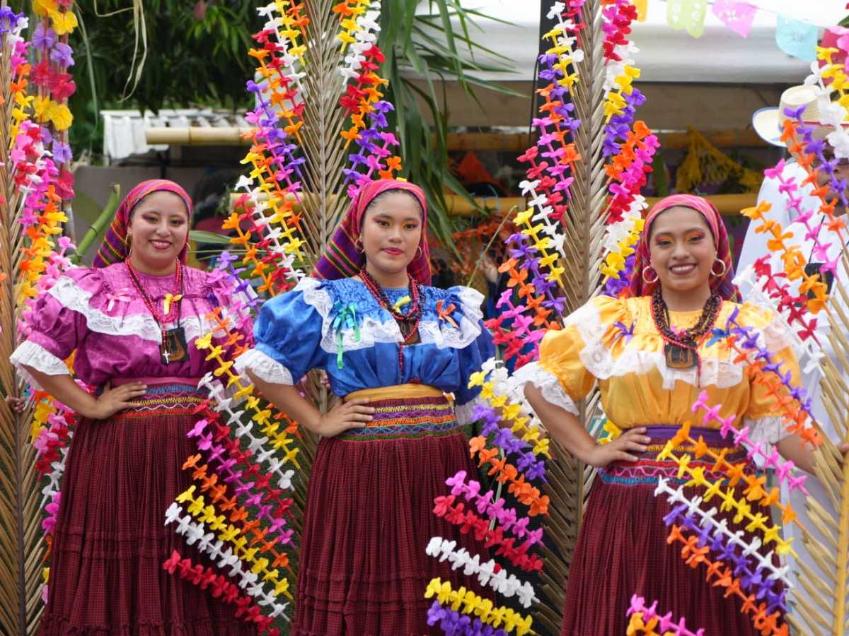 panchimalco-festival-flores-palmas